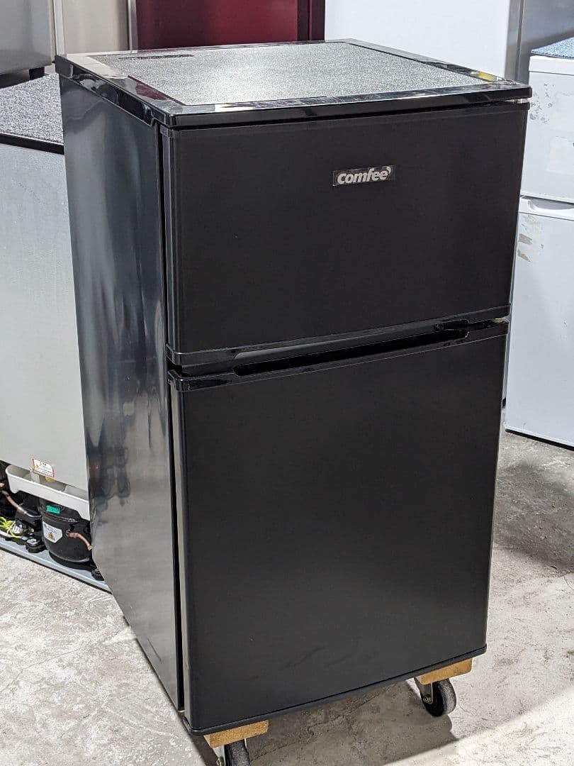 comfee ノンフロン冷凍冷蔵庫　90L　RCT90BL　2024年製 Amazon | COMFEE' 冷蔵庫 90L 幅47.8cm 2ドア 右開き コンパクト 耐熱