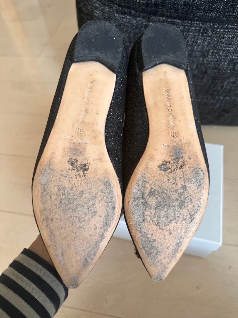 MANOLO BLAHNIK ビジュー付きフラットシューズ 38 - メルカリ