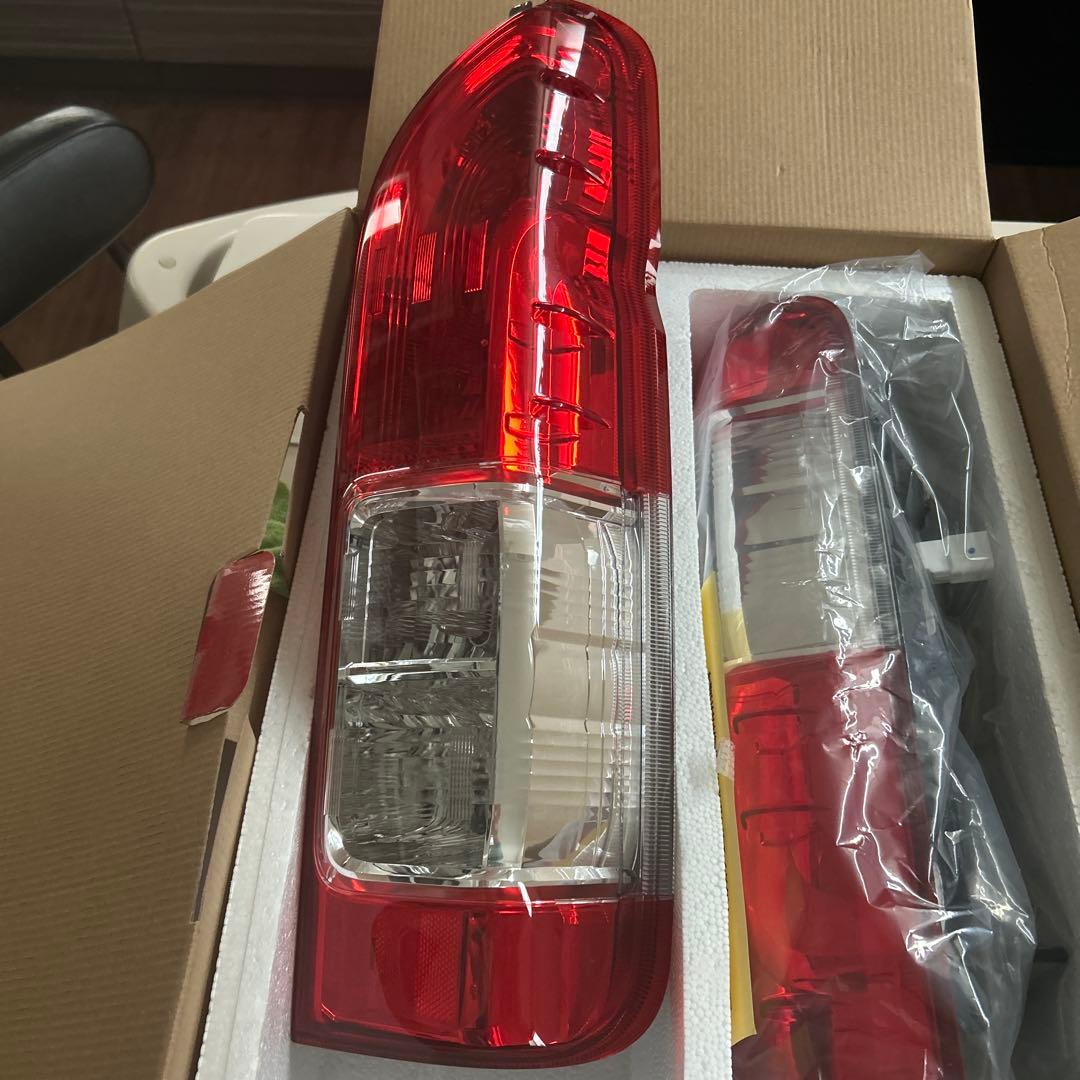 テールランプ 新車外し メルセデス ￼純正Gクラス W463A 新車外し テールランプ ライト左右