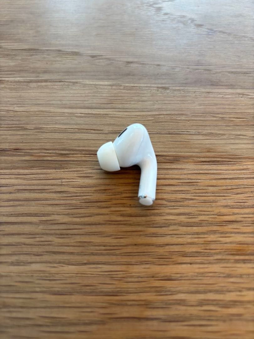 AirPods Pro 右耳のみ AirPods 右耳のみ ホワイトの片耳ワイヤレスイヤ