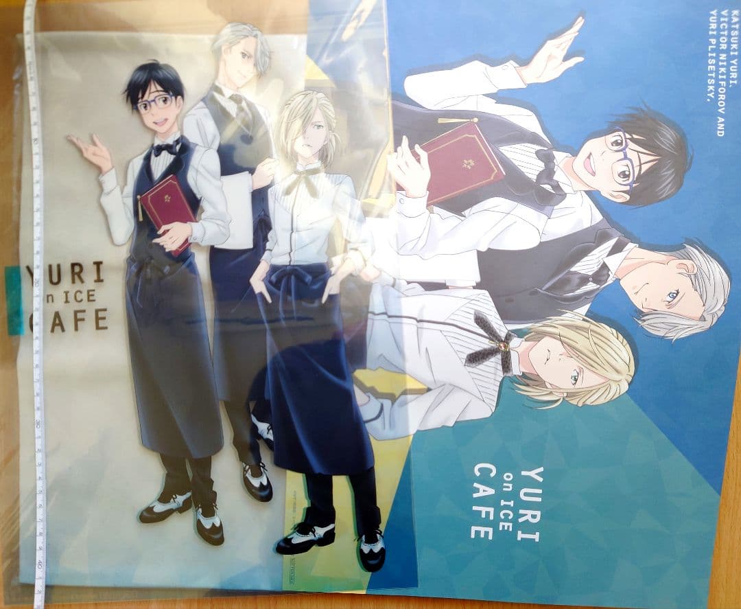 ユーリ!!! on ICE カフェ ランチョンマット クリアポスター A3 - メルカリ