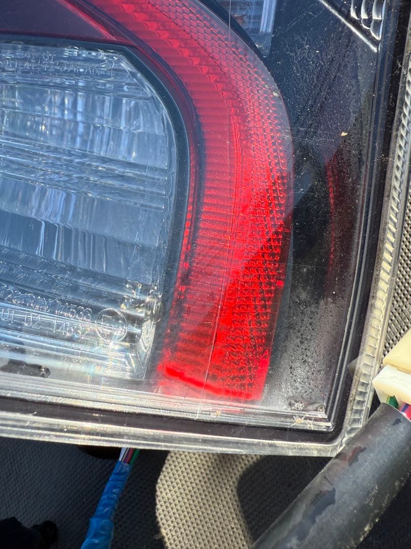 プリウス 50系 前期 純正 テールランプ 左右セット - メルカリ