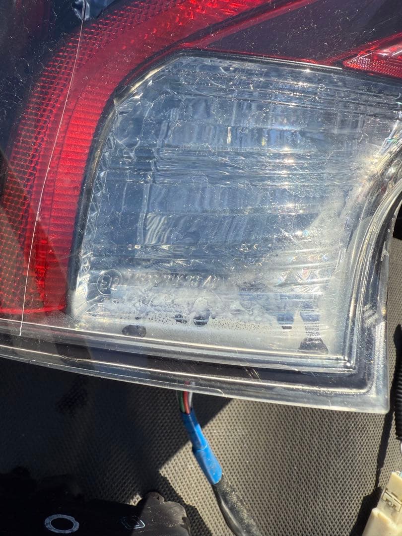 プリウス 50系 前期 純正 テールランプ 左右セット - メルカリ