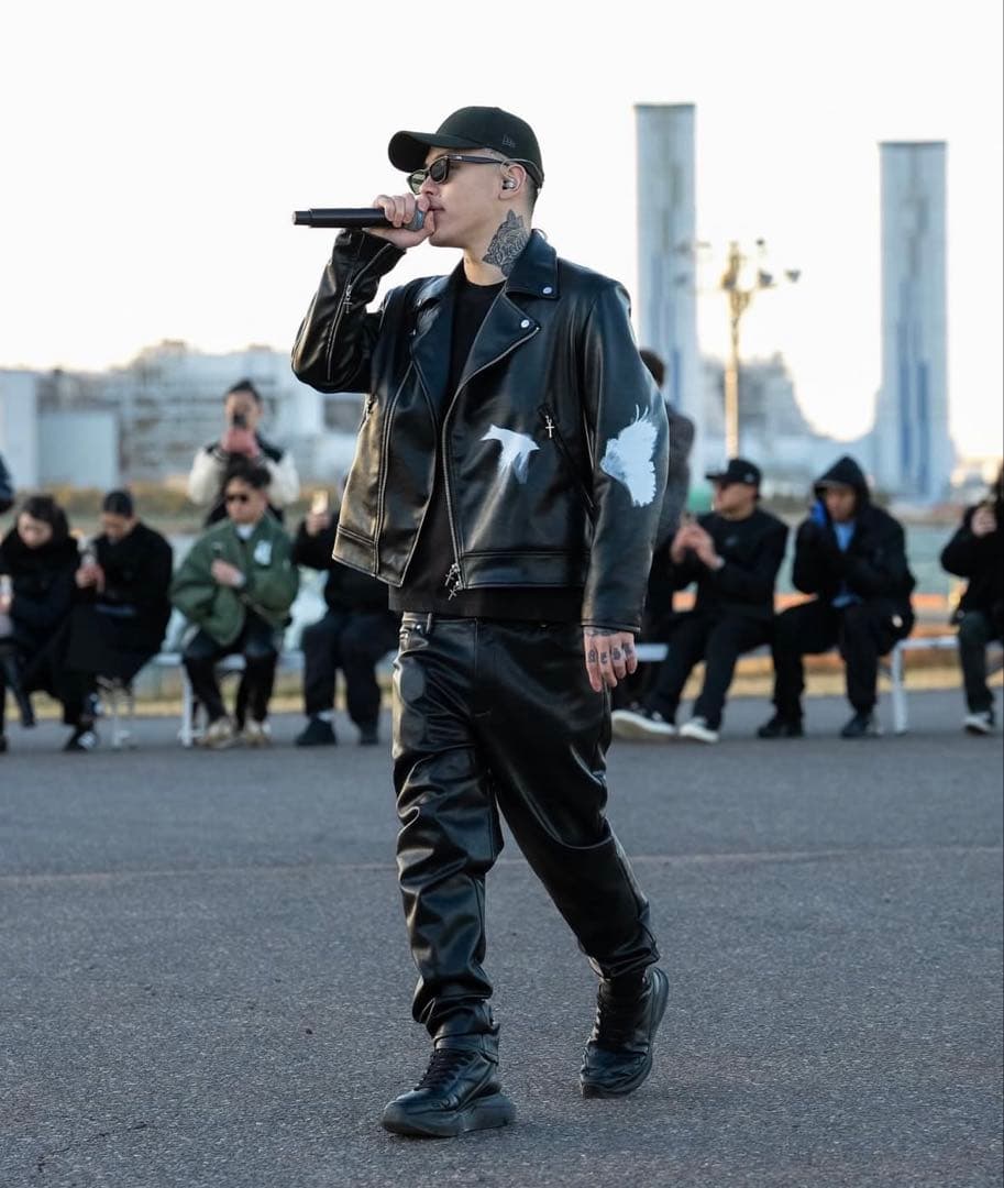 Nonn 01 T-pablow YZZER着用 - メルカリ