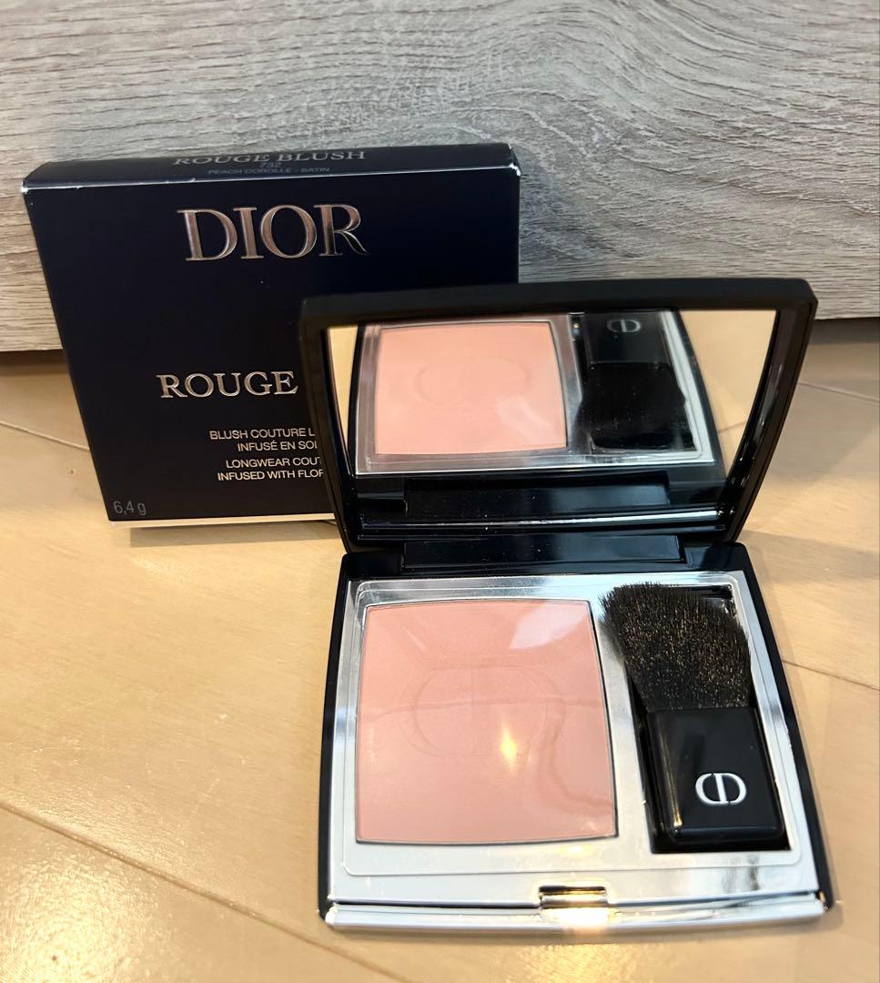 Dior ディオールスキンルージュブラッシュ 732 ピーチコロールサテン