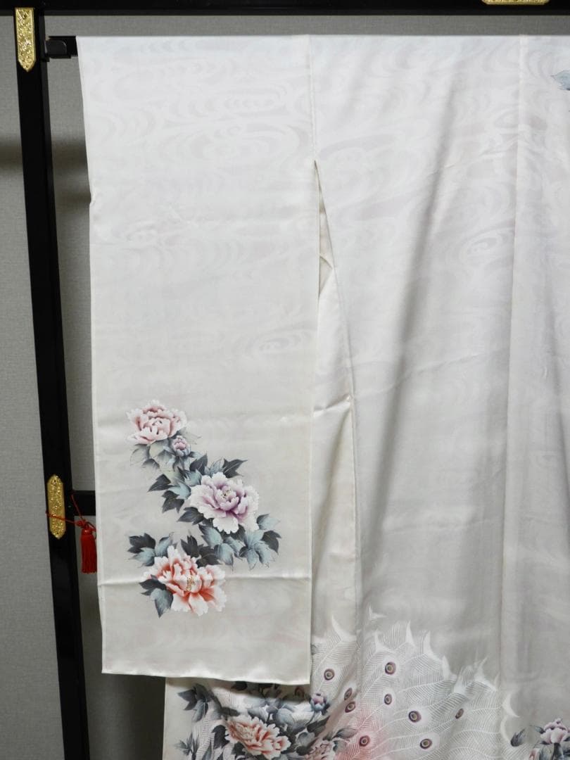 お値下げします！【仮縫い・未仕立て】振袖 正絹 白地 孔雀と牡丹柄