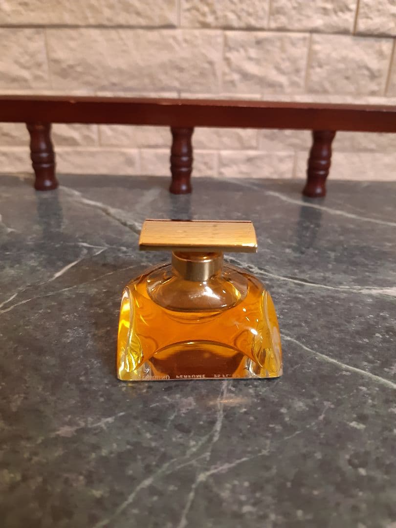 エスティローダー　SPELL BOUND PARFUM 7.5ml