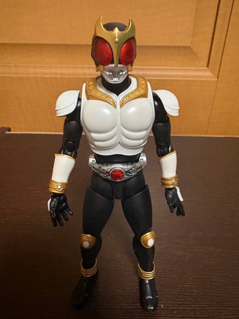仮面ライダークウガ　グローイングフォーム　S.H.Figuarts（真骨彫製法）