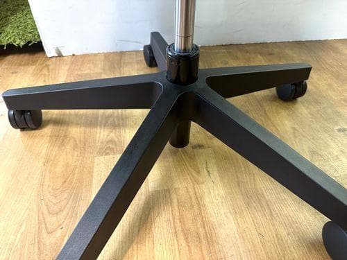 J【中古品】イトーキ サリダチェア YL8 可動肘付 YL8-SGBL-AEL - メルカリ