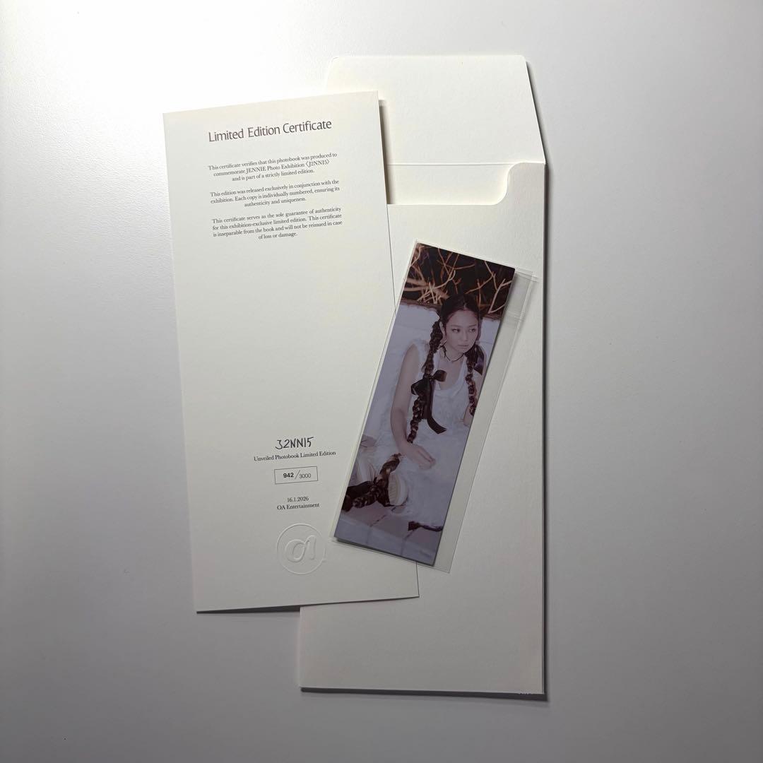 JENNIE フォトブック “J2NNI5” - メルカリ