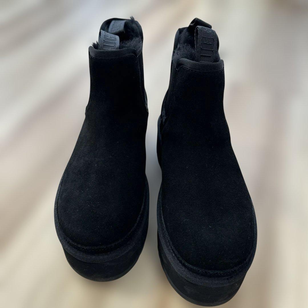 UGG Neumel Platform Chelsea Boot 24センチ Klasik UGG botlara yeni bir yorum getiren UGG 'Neumel Platform