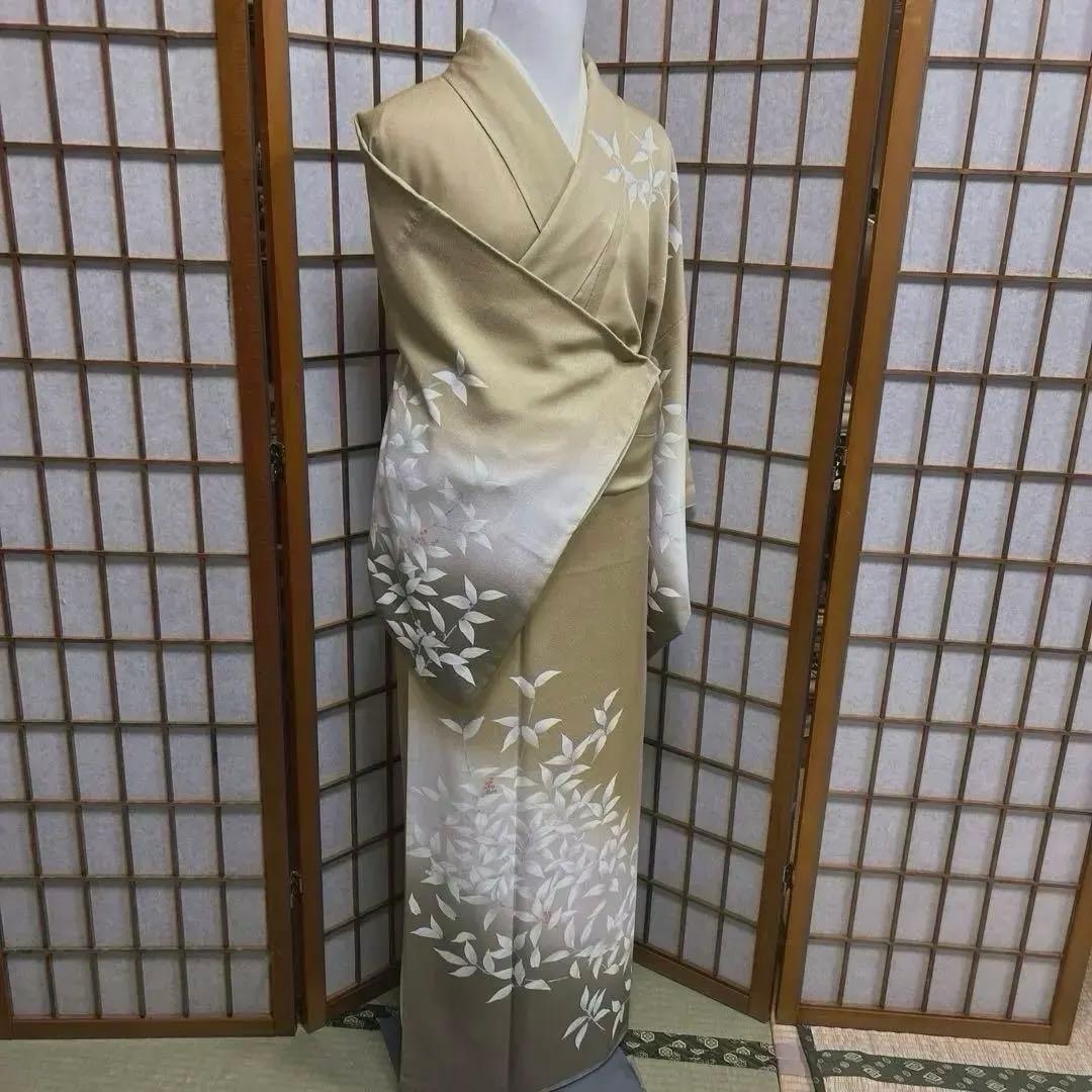 正絹　付け下げ《葉模様　実》