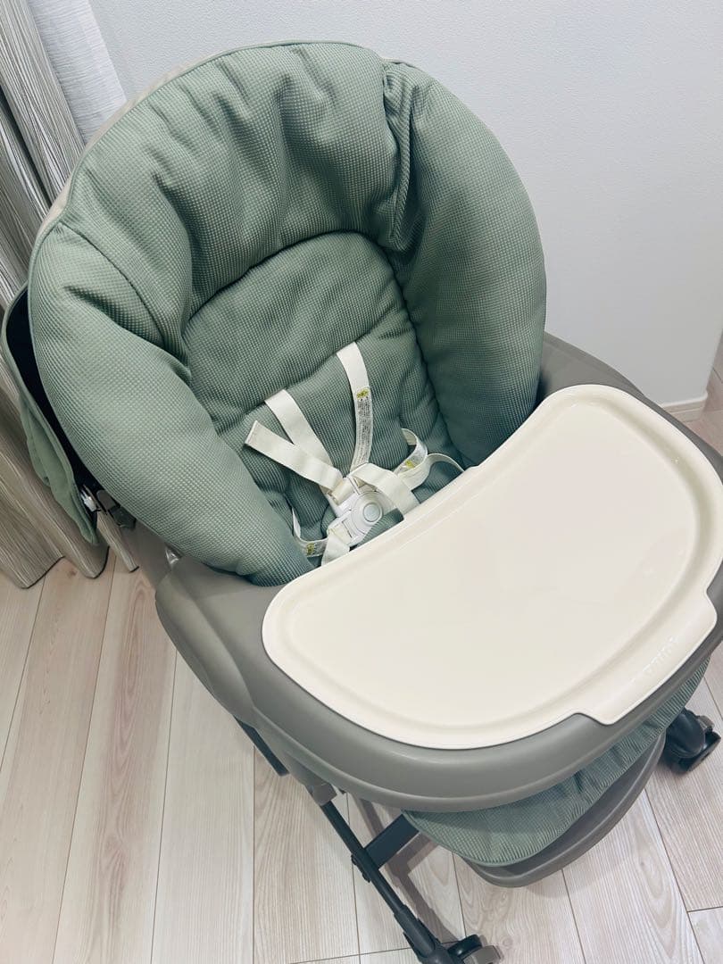 《美品》コンビ　ネムリラ コードレス AUTO SWING 【替えシート付】