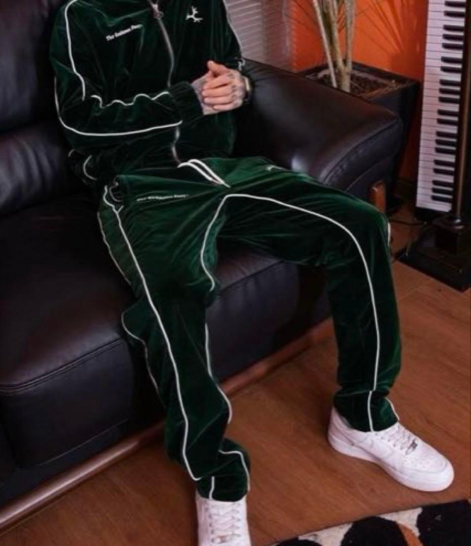 そら様専用groovy セットアップ ベロア ブラック - メルカリ