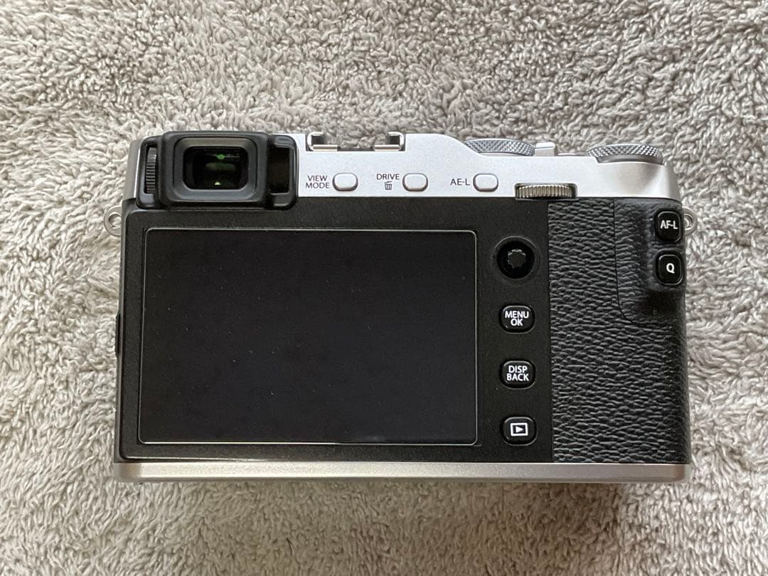 フジフィルム ミラーレス一眼 X-E3 シルバー（ショット数僅少） - メルカリ