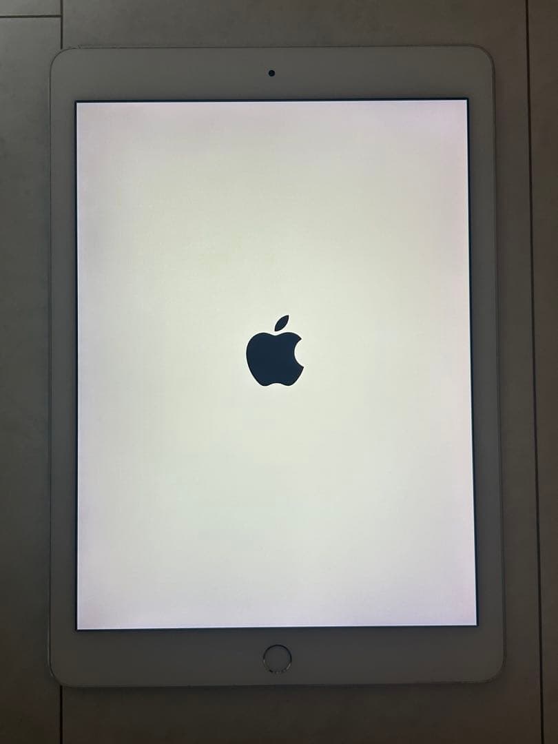 Apple iPad シルバー 本体　iPad Air 2 (第2世代 Air) Amazon.co.jp: 【整備済み品】 Apple iPad Air 2 Wi-Fi 64GB シルバー