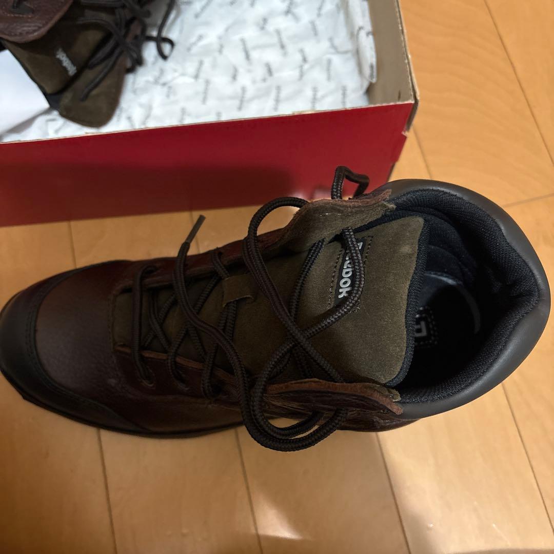 珍*様様 Reebok 安全靴 ブラウンの通販｜www.theelectrokart.com