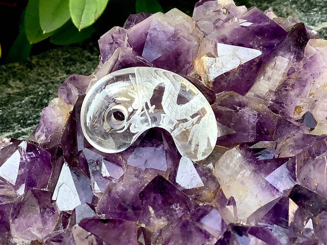 ✳ 【 彫り師*秀峯作雲龍彫り ]乙女水晶勾玉 限定数量*極上縁起勾玉