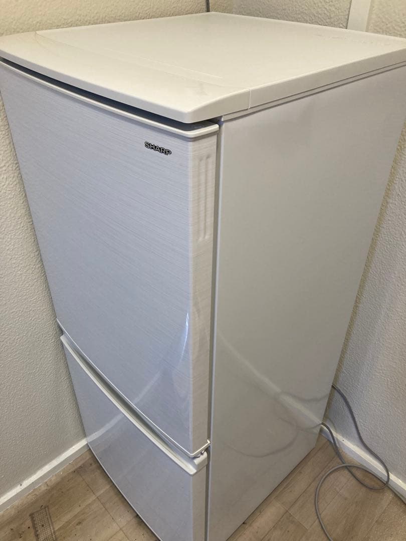 SHARP 冷蔵庫 SJ-D14D-W 137L Amazon.co.jp: シャープ SHARP 冷蔵庫 137L(幅48cm) つけかえどっちも