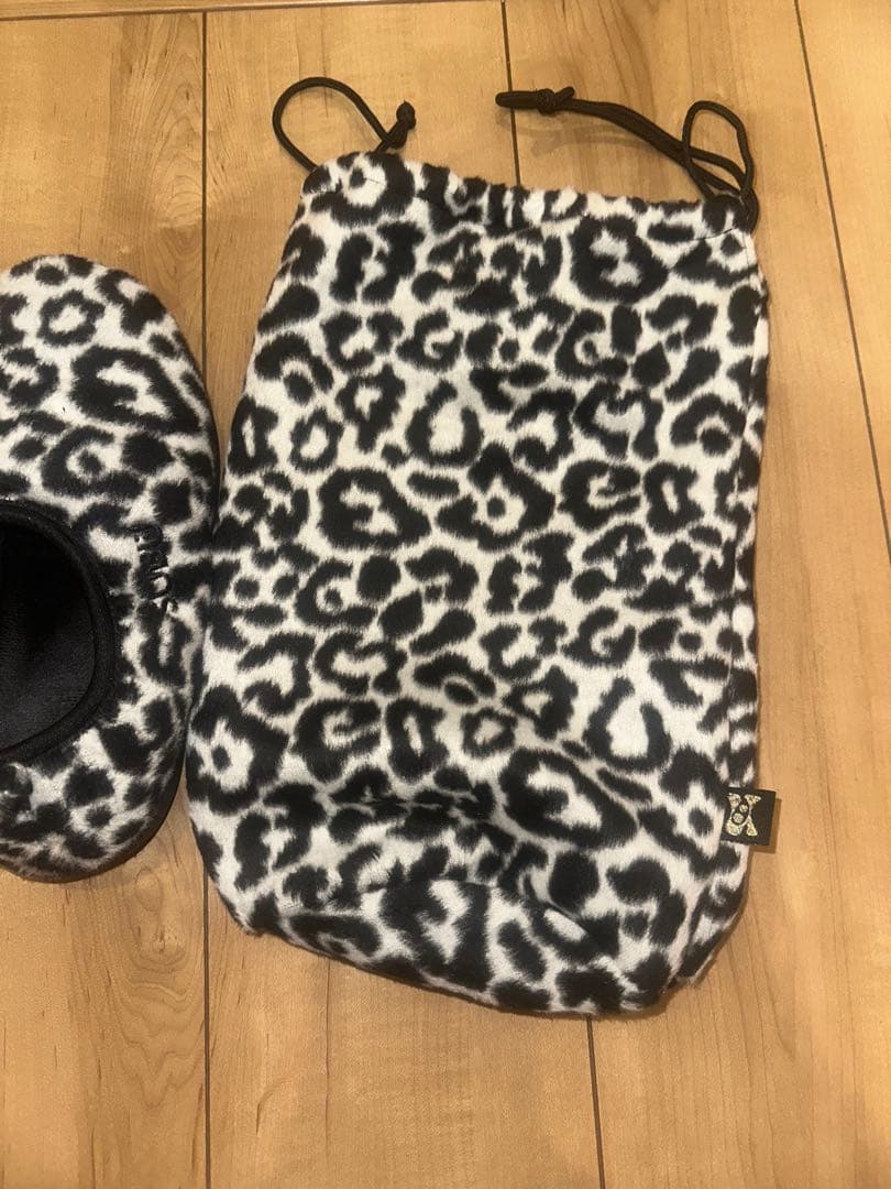 subu レオパード スリッパ 収納袋付き - メルカリ