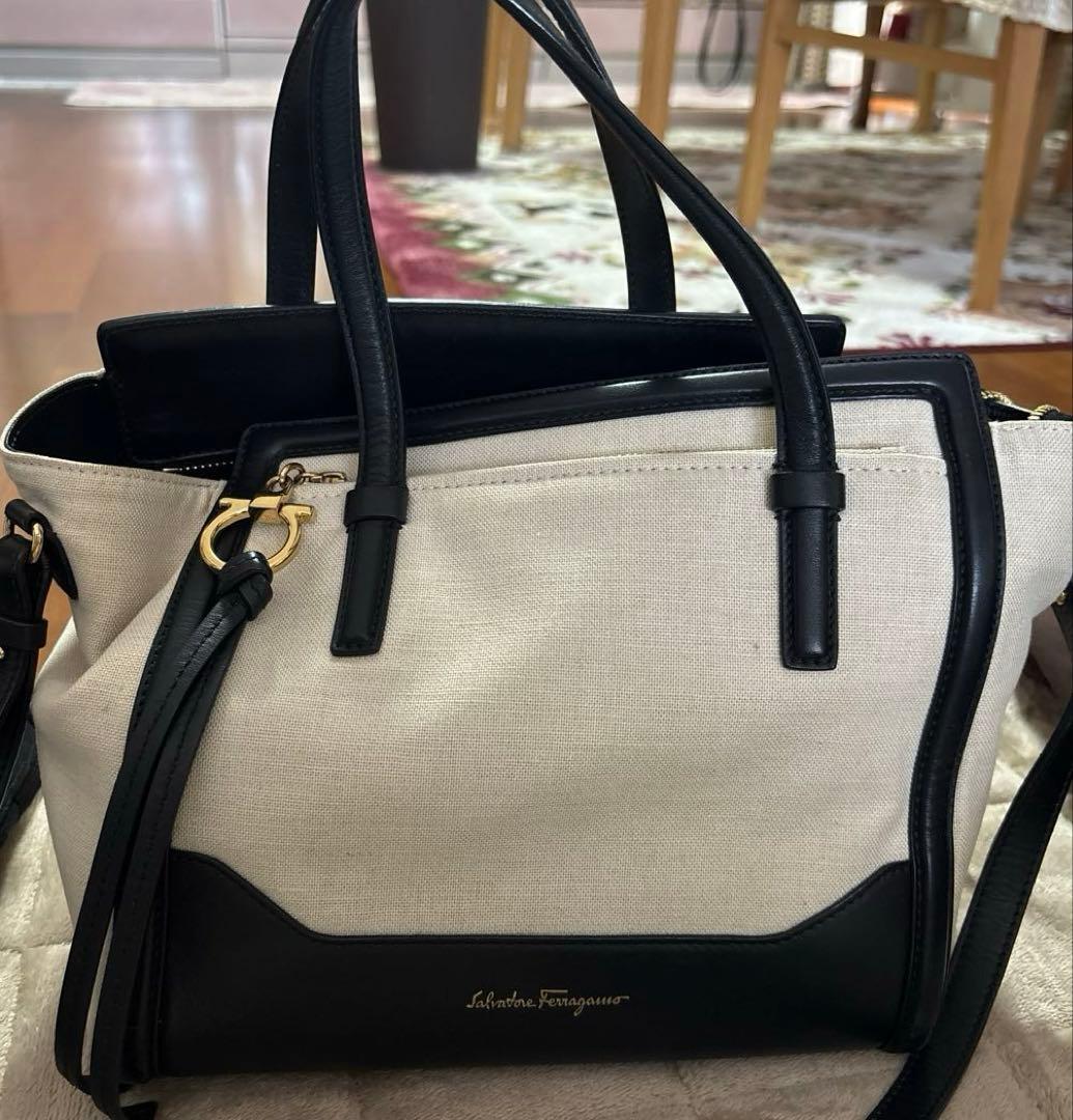 Salvatore Ferragamo ショルダー　キャンバスバッグ FERRAGAMO（フェラガモ） サルヴァトーレフェラガモ バッグ メンズ