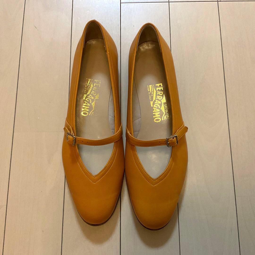 フェラガモ オードリー 7 (24センチ) - メルカリ