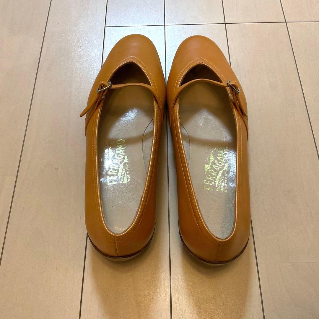 フェラガモ オードリー 7 (24センチ) - メルカリ