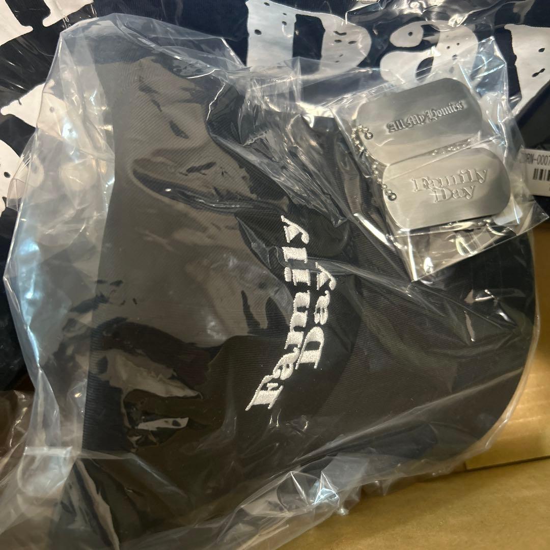 ZORN OZROSAURUS Family Dayグッズ ドッグタグおまけ付に - メルカリ