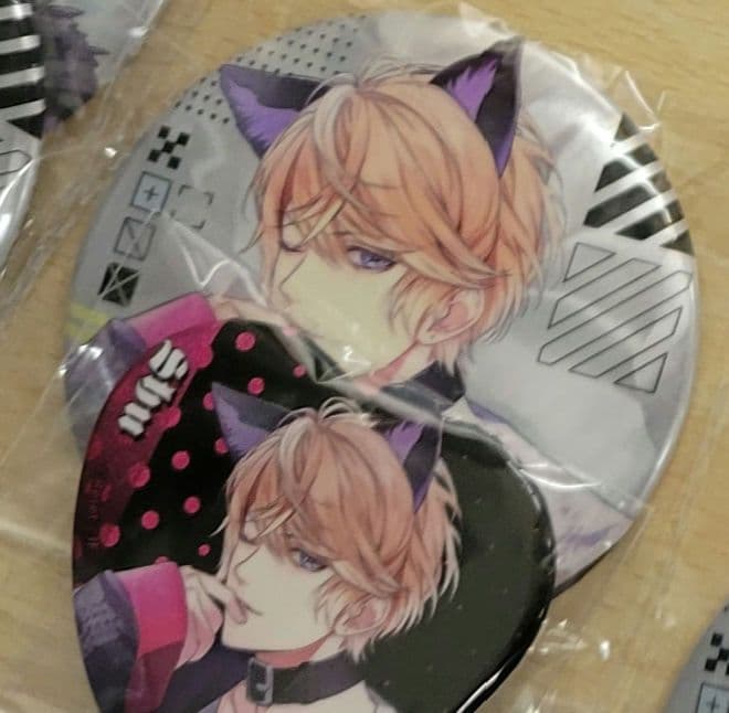 ディアラバ 逆巻シュウ 通常.ホロ.ハート缶バッジ 3つセット - メルカリ