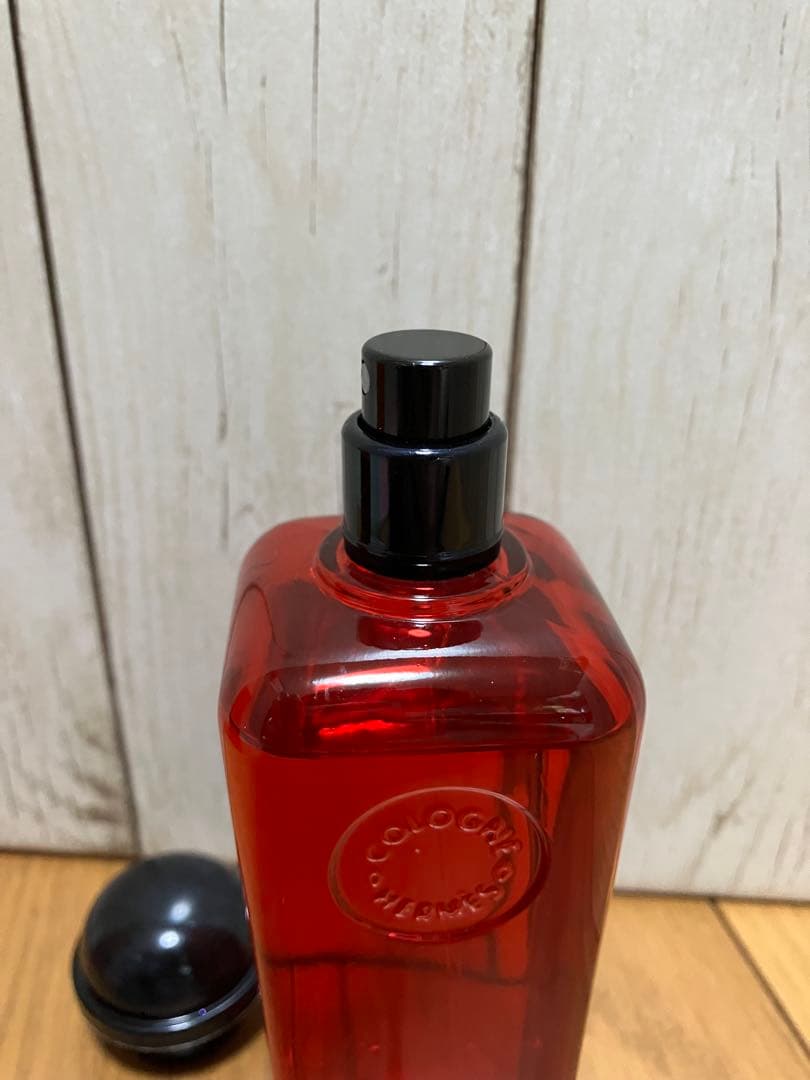 香水　オー デ コロン 《オードゥ ルバーブ エカルラット》