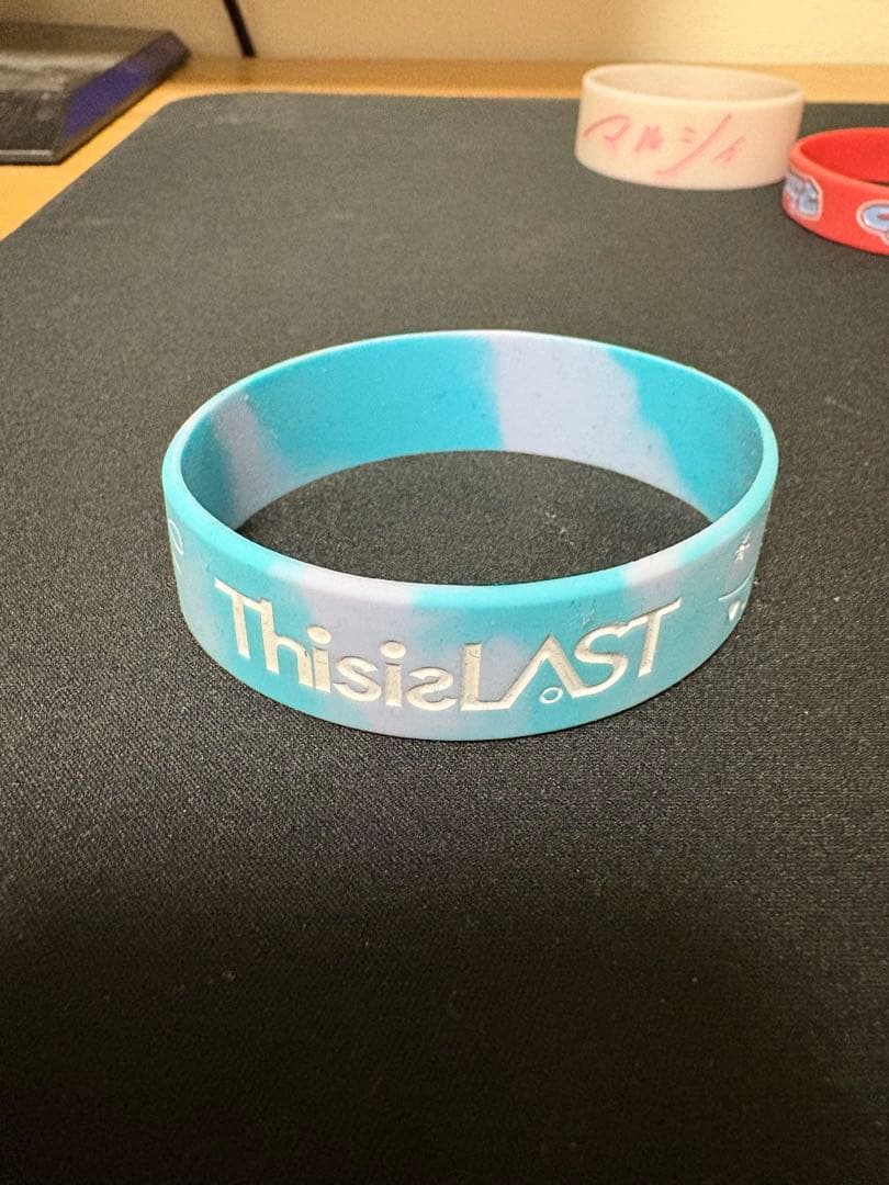 This is LASTラバーバンド - メルカリ