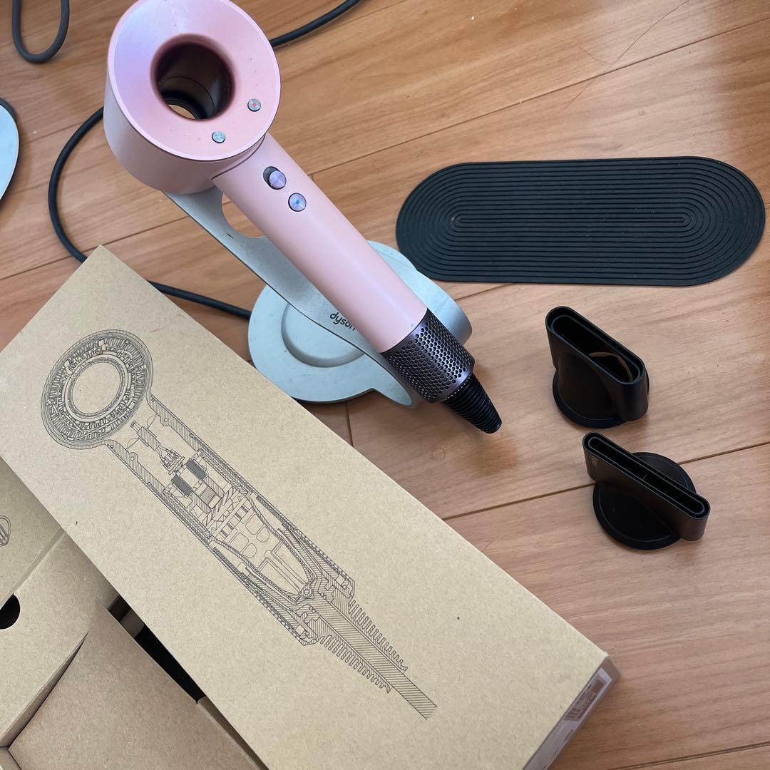 Dyson ピンク ヘアドライヤー セット Dyson Supersonic Nural™ Shineヘアドライヤー セラミックピンク (HD16