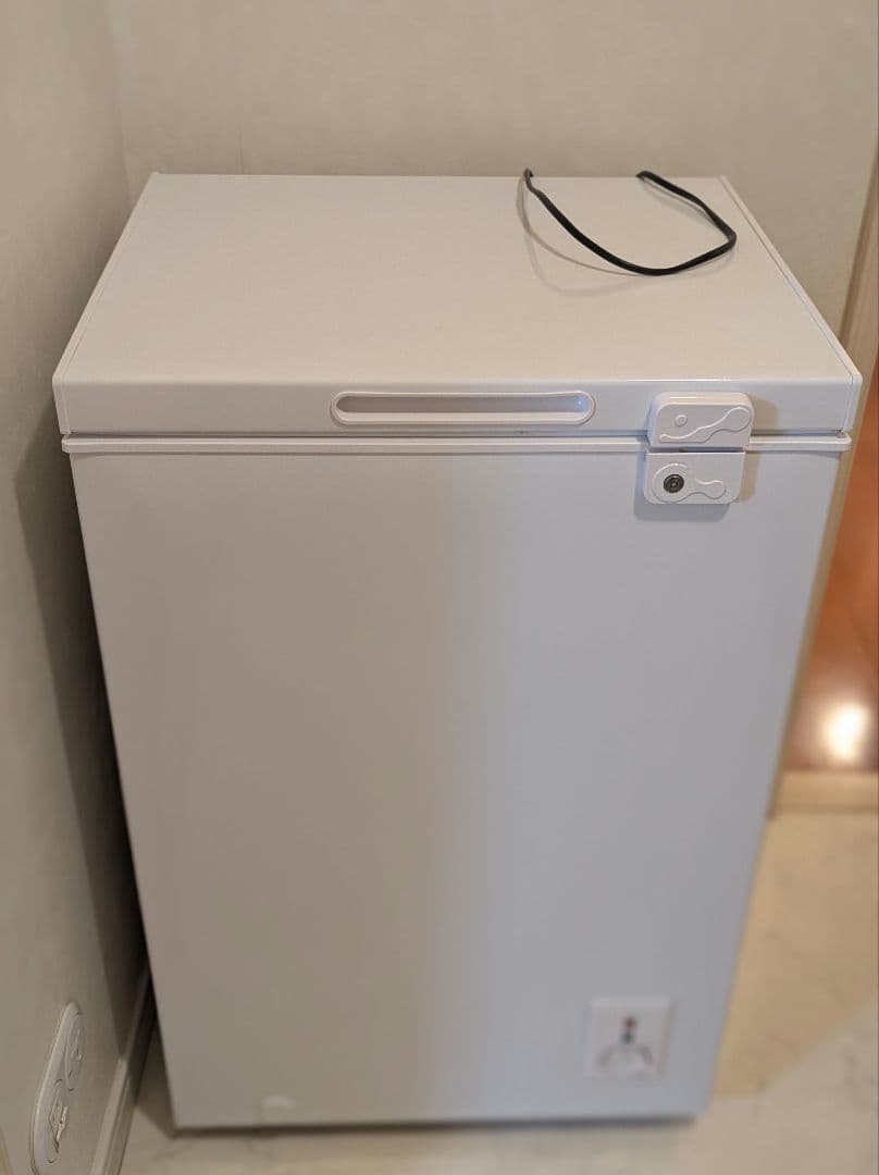 [美品]　冷凍庫 家庭用　99L　フリーザー　上開き Amazon.co.jp: MAXZEN 冷凍庫 家庭用 小型 99L ノンフロン チェスト