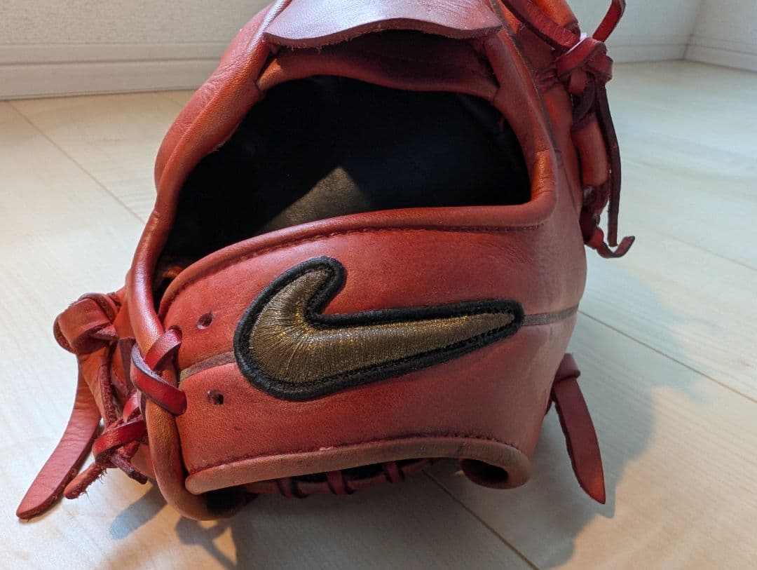 ゆ*き様 Nike EDGE 軟式グローブ レッド 右投げ投手用 - メルカリ