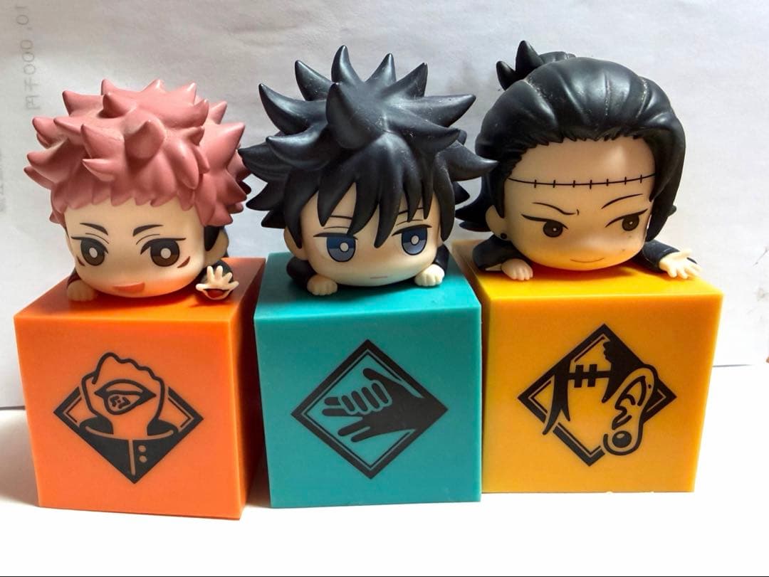 呪術廻戦 ひっかけフィギュア ぬい ステッカー グッズ - メルカリ