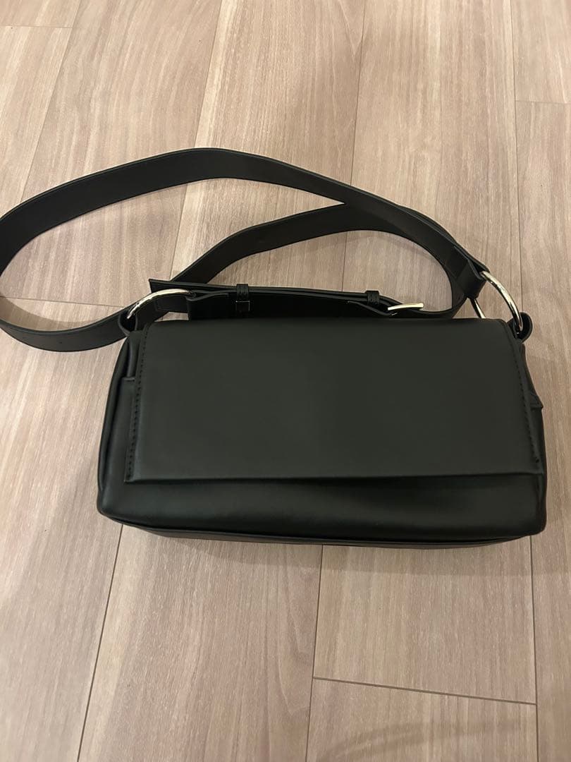 BEARDSLEY ビアズリー風　レザーボディバッグ　1回使用 Amazon | [BEARDSLEY] [ビアズリー] レザーボディバッグ