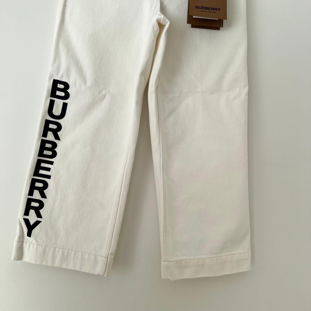 新品タグ付き】BURBERRY バーバリー 140cm ロゴ 白デニムパンツ