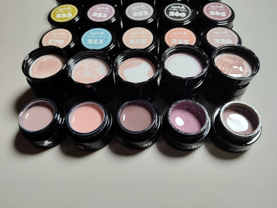 【お値下げしました！】ageha ジェルネイル 30色セット《カラーチャート付》