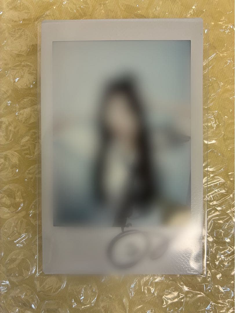 ARTMS LOOMA チェリ 直直サイン入りポラロイド チェキ② 2PM ウヨン half half 直筆サイン入り ポラロイド ポラ チェキ - メルカリ