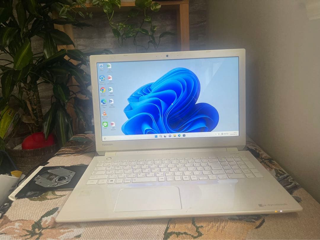 東芝 ノートパソコン dynabook T55/45MG3D/中古特価良品 東芝ノート