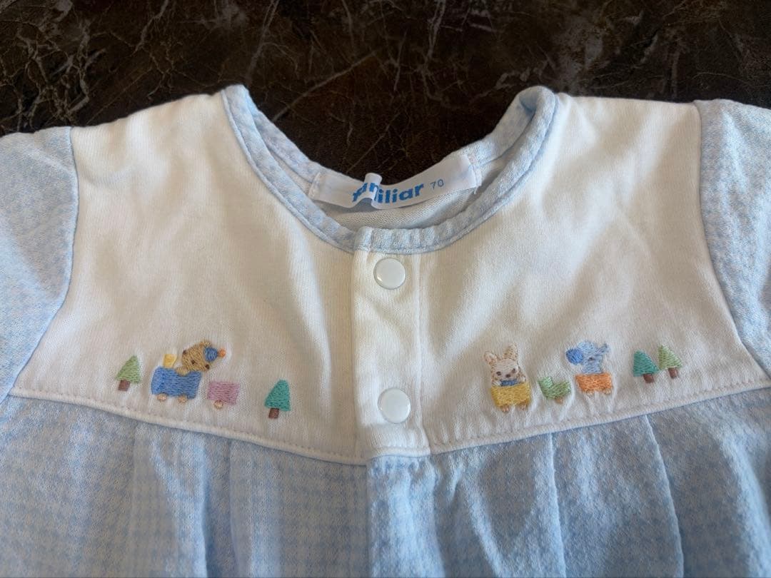 70サイズ】familiar_水色チェック柄ロンパース - メルカリ