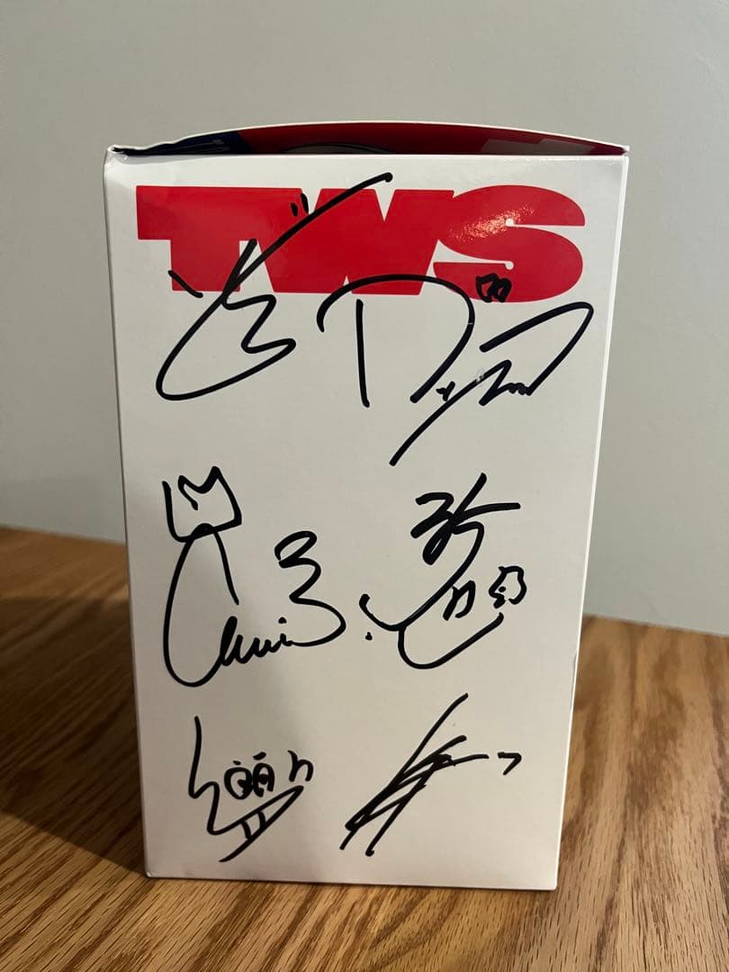 TWS 全員直筆サイン入りアルバム TRY WITH US - メルカリ