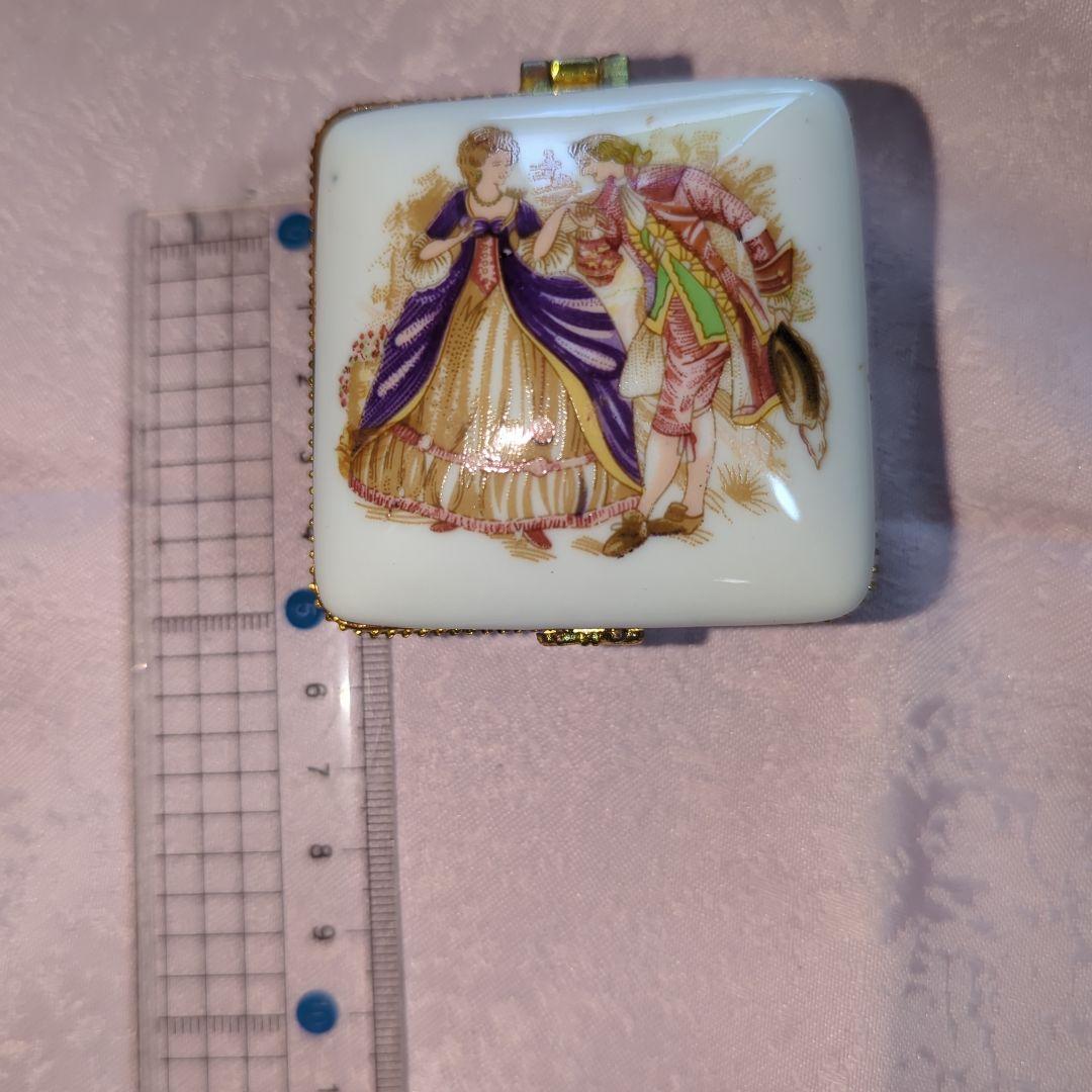 マイセン？装飾的な陶器製ピルケース 未使用品】マイセン 金彩フラワー ピルケース 小物入れ - メルカリ