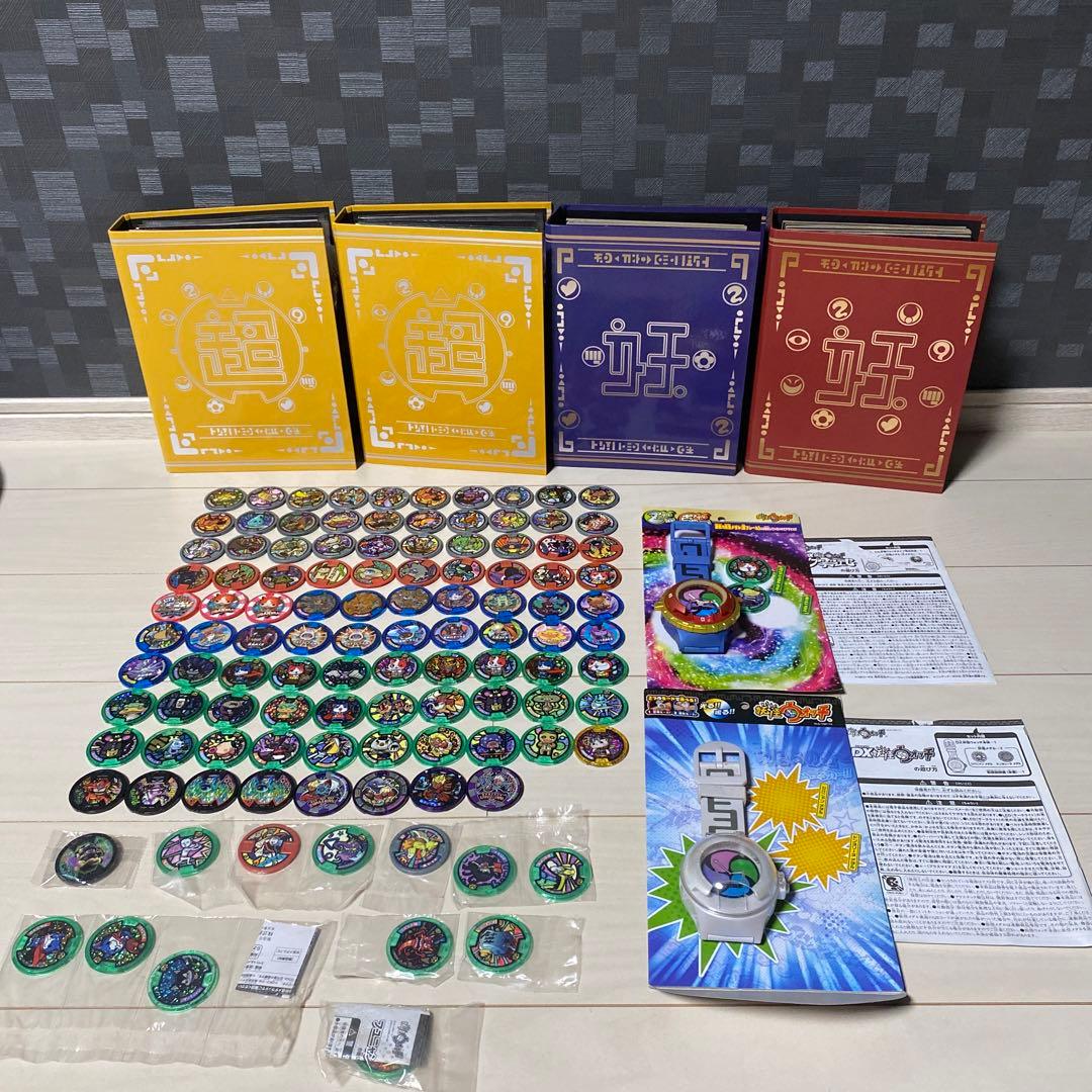 妖怪ウォッチ妖怪大辞典4冊、妖怪ウォッチ、妖怪ウォッチDX、メダル