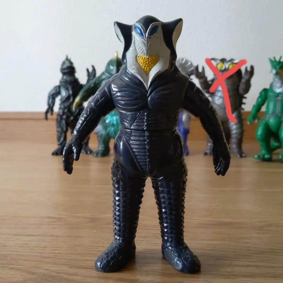 ウルトラマン ウルトラ怪獣5体セット！ - メルカリ