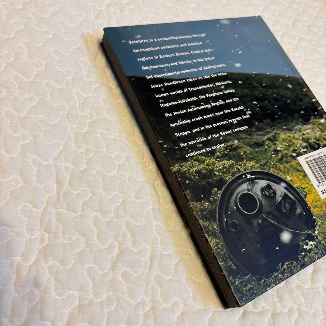 アート・デザイン・音楽 Jonas Bendiksen \"Satellites\"