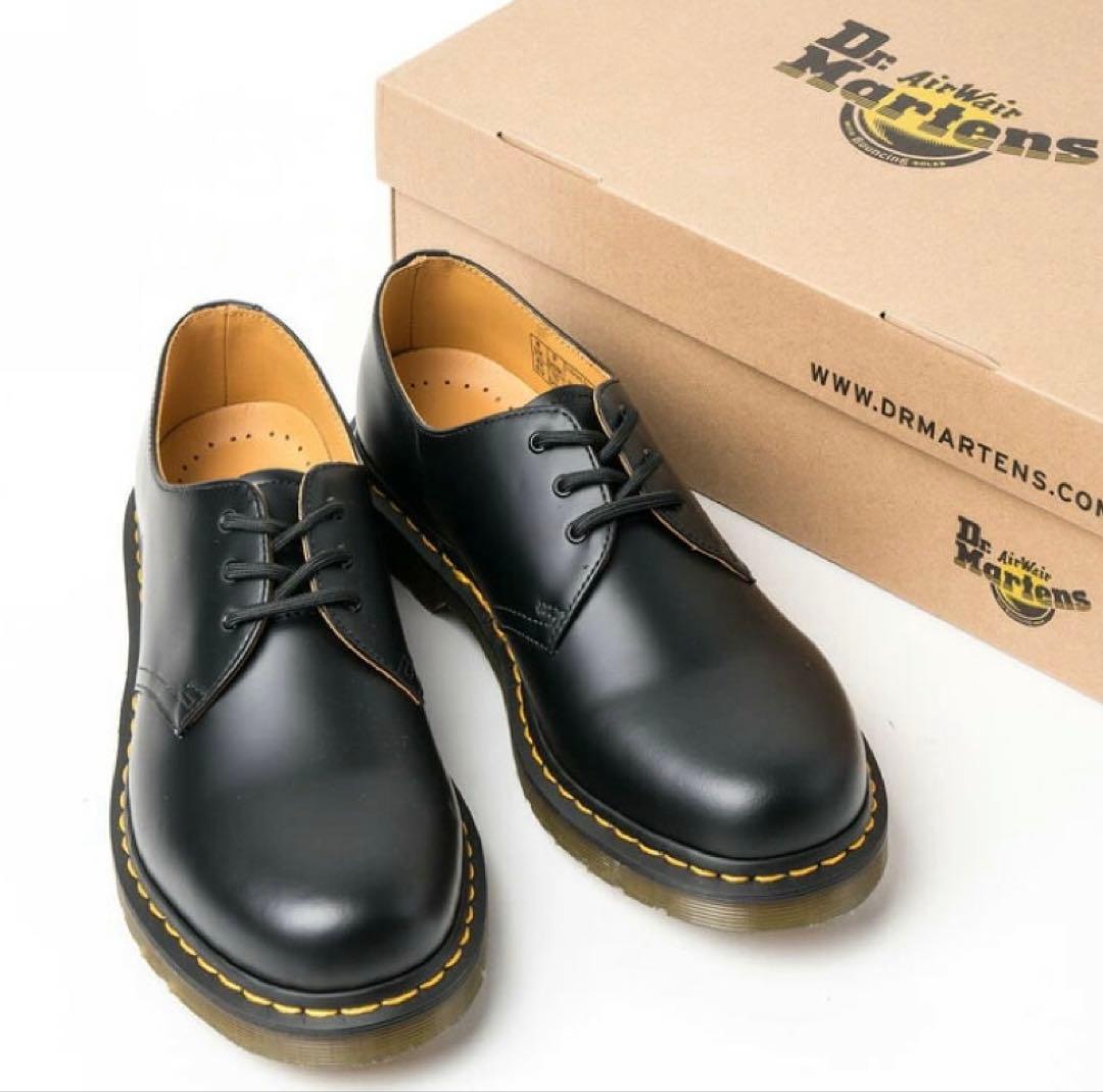 Dr.Martens ドクターマーチン 3ホール ブラック UK7 楽天市場】正規取扱店 Dr.Martens (ドクターマーチン) 26378001 JADON