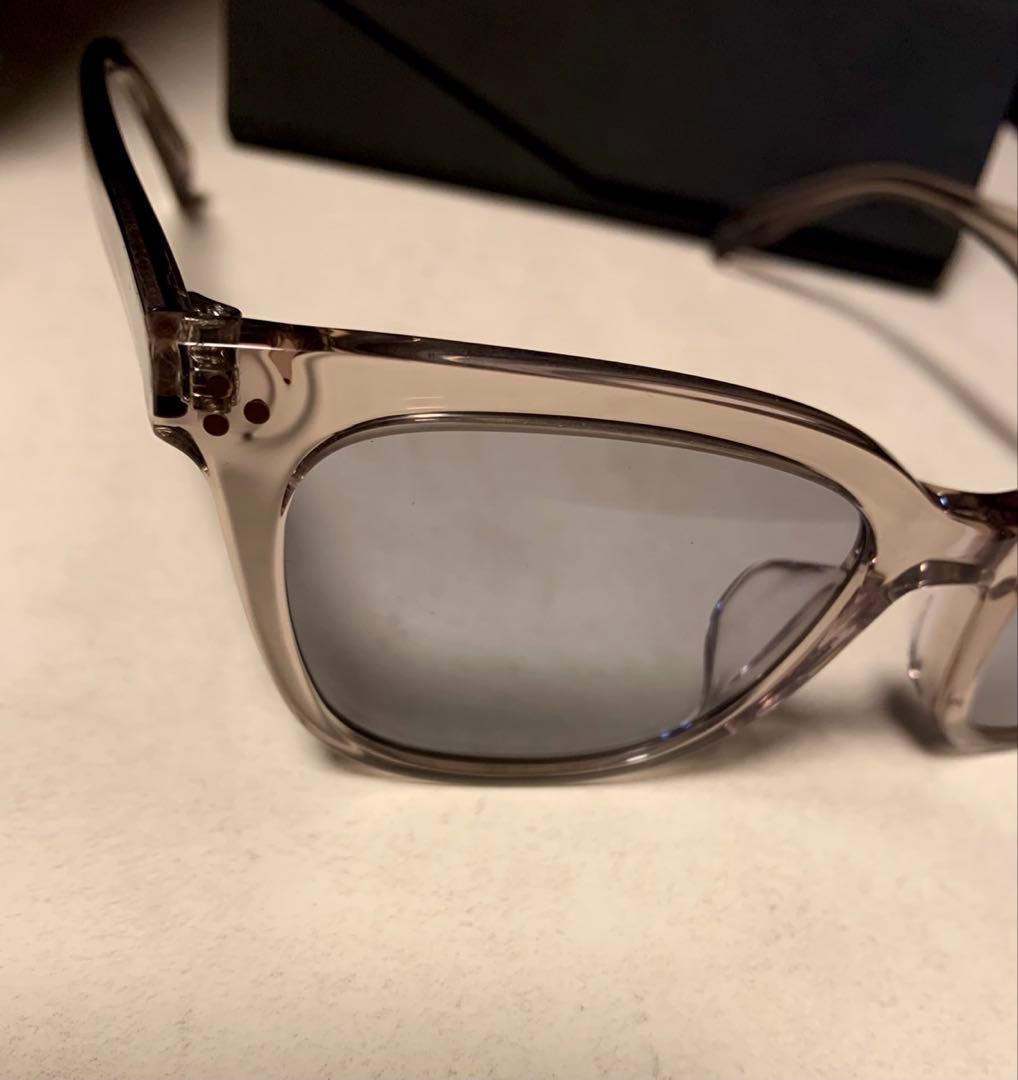 キムタク プライベート着用 OWNDAYS 調光サングラス 同型別色モデル