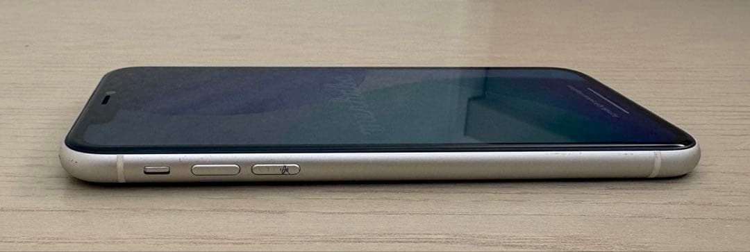 【本体のみ】《側面キズ＆画面やけ有》iPhone11 128GB ホワイト