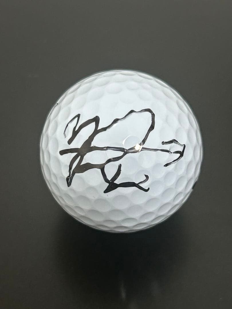 女子ゴルフ 吉田鈴プロ 直筆サイン入りゴルフボール - メルカリ
